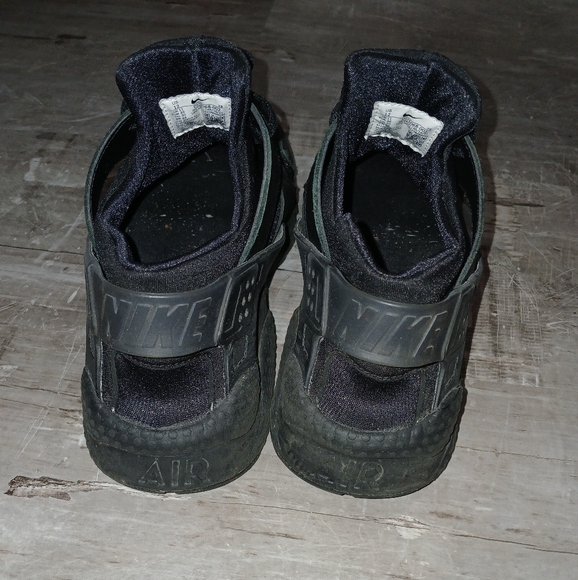 COPY - Mens Nike huarache sneakers size 12 black used - Picture 3 of 4